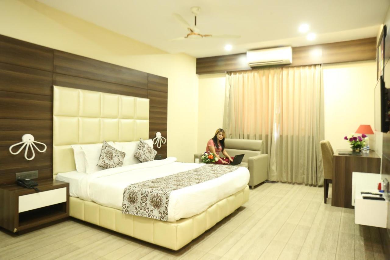 Hotel Moments 勒克瑙 外观 照片